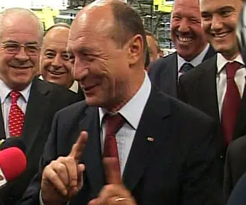 Băsescu: Îi asigur pe parlamentari că nu vor avea un Guvern pe care să-l manevreze Iliescu, Voiculescu şi Hrebenciuc
