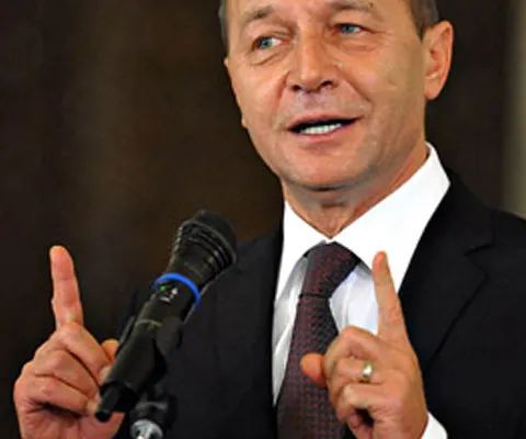 T. Băsescu: Intenţionez să desemnez cât se poate de repede un premier şi un guvern care să şi treacă