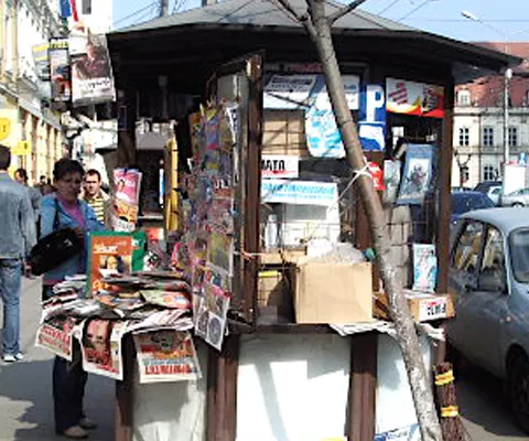 Guvernul a căzut pe versuri, titrează presa de joi