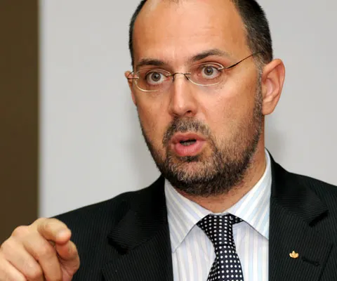 Kelemen Hunor vrea eliminarea din Constituţie a ambiguităţilor privind majoritatea parlamentară
