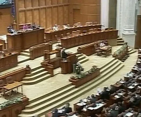 Undă verde pentru Buget: Parlamentarii au aprobat modificarea Legii de organizare a Guvernului