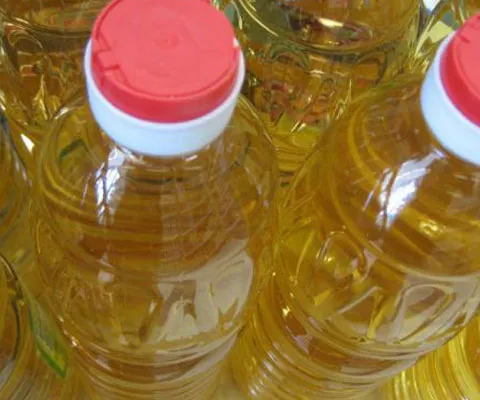 2.000 de litri de acid acetic s-au scurs pe marginea DN 7, în judeţul Arad, după un accident rutier