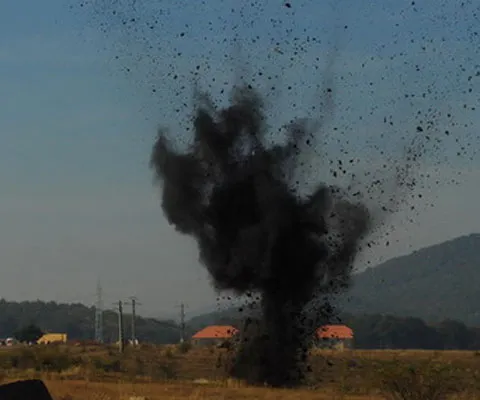 Cel puţin o persoană a murit în urma unei explozii la un depozit militar din Rusia