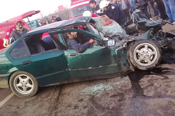 Accident grav la ieşire din Hunedoara