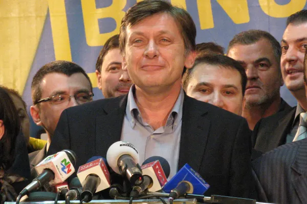 Crin Antonescu: Avem şansa să trecem în turul doi