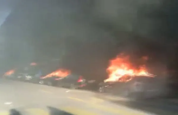 Proteste violente la Geneva unde manifestanţii au incendiat maşini