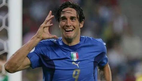Luca Toni ar putea reveni în Italia, la AS Roma