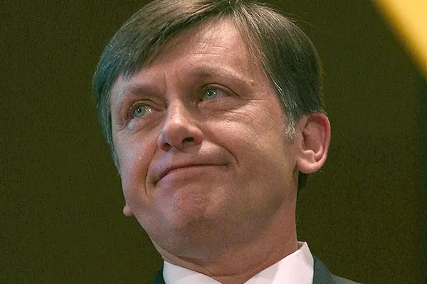 Crin Antonescu: PNL votează contra guvernului Boc. Suntem sfidaţi!