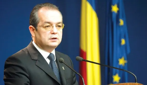 Variantele lui Boc pentru un nou Guvern: O majoritate parlamentară cu PNL sau cu UDMR ori un guvern minoritar