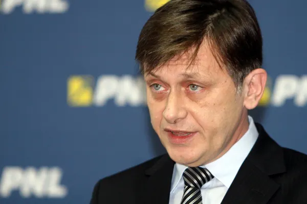 Liberalii decid astăzi dacă intră la guvernare sau rămân în Opoziţie
