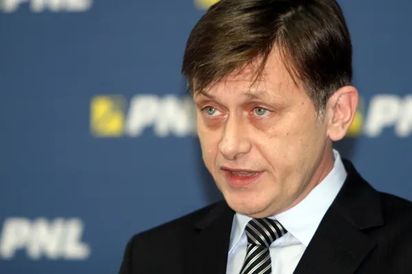 Antonescu, mandatat de PNL să discute formarea unui guvern