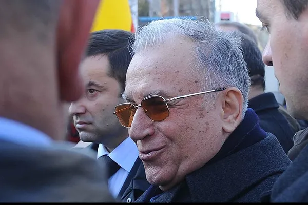 Iliescu: Cine crede că eu ar trebui să fiu la închisoare pentru Revoluţie nu e normal. Ar fi proteste în toată ţara!