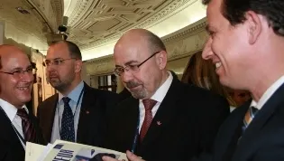 UDMR îşi trimite poeţii în Guvernul Boc