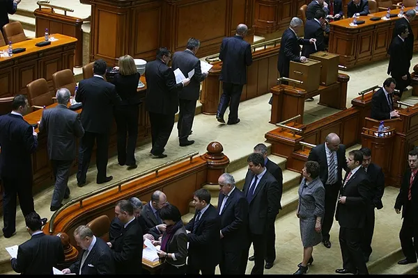 Parlamentarii PSD vor da un \"vot disciplinat\" împotriva noului Guvern Boc, cu bilele la vedere