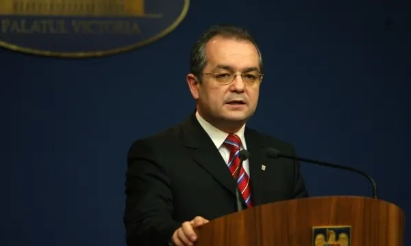 Emil Boc şi-a prezentat guvernul - VEZI LISTA MINIŞTRILOR