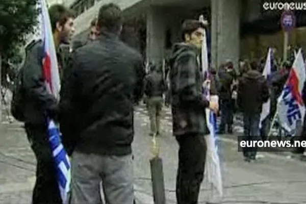 Mii de bugetari au protestat la Atena faţă de măsurile de austeritate ale Guvernului