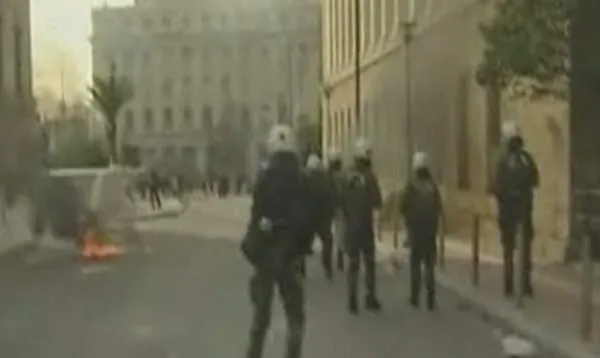 Peste 1.000 de persoane au fost reţinute în Grecia în urma protestelor violente - VEZI VIDEO