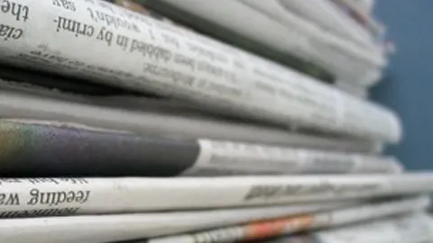 Editorialiştii scriu despre soarta Guvernului şi înţelegerile politice