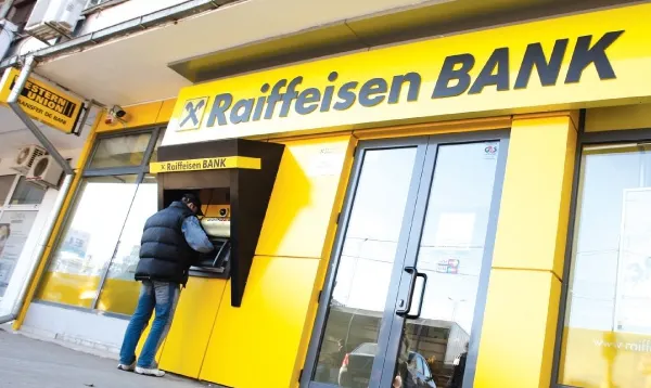 Raiffeisen, prima bancă ce ia în calcul să părăsească Rusia și Ucraina, în urma războiului