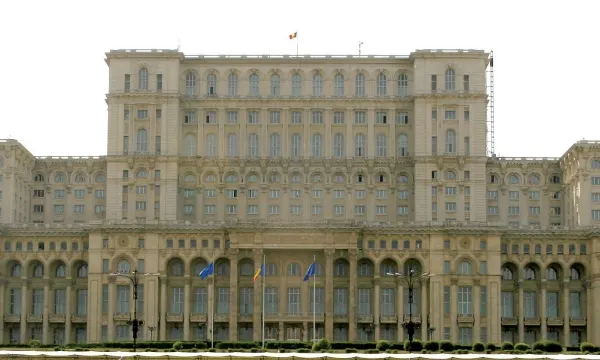 Sindicaliștii din Poliție protestează, astăzi, în fața Parlamentului și a trei prefecturi din țară