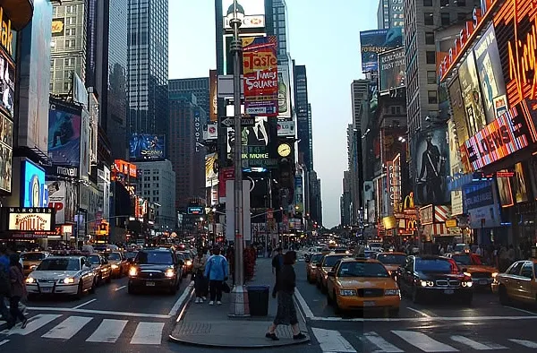Accident în New York. Mai multe persoane au fost rănite