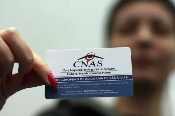 CARDUL DE SĂNĂTATE are un COD PIN. Până când poţi să-l activezi