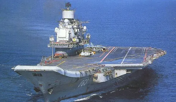 Rusia retrage portavionul Amiral Kuzneţov din Marea Mediterană