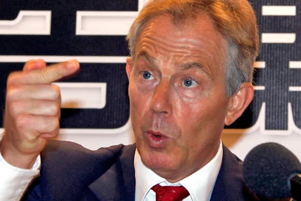 Tony Blair, în România, în vizită la Guvern. S-a întâlnit cu Victor Ponta