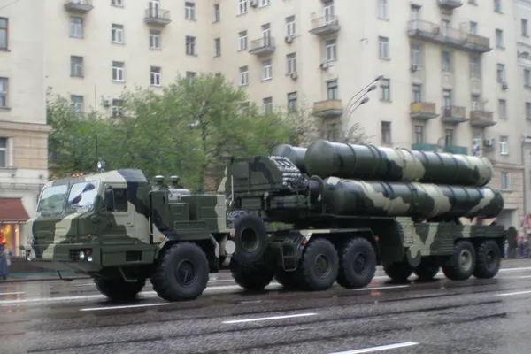Redutabilul sistem de rachete S-400, instalat de Rusia la frontierele cu statele UE
