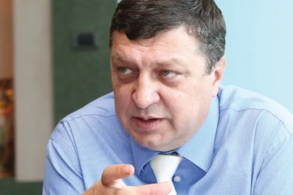 TEODOR ATANASIU, ministru al Apărării în Guvernul Tăriceanu, când a fost în conflict cu Băsescu