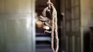 Caz șocant la Botoșani. Poștașul acuzat că a furat pensiile și alocațiile mai multor persoane a fost găsit spânzurat în locuința sa