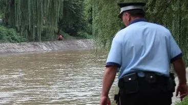 Descoperire macabră în râul Bega din Timișoara - Polițiștii, chemați de urgență