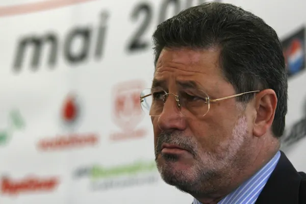 Italia-România 2-2. Cornel Dinu a râs de Budescu aşa cum nimeni n-a mai făcut-o