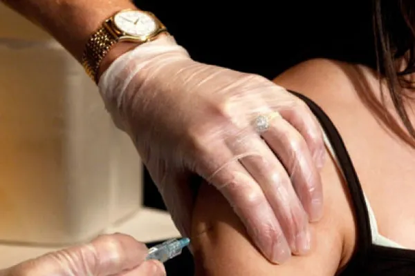 OMS: Cancerul de col uterin, problemă de sănătate mondială. Vaccinarea ar trebui să fie obligatorie