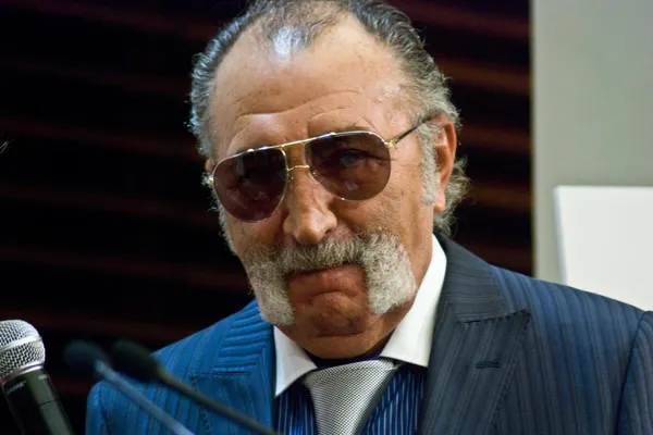 ION TIRIAC. Gest DE AUR facut de ION TIRIAC
