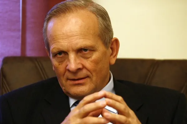 Theodor Stolojan, despre decizia Coaliție de renunțare la candidatura lui Cîrstoiu: Este un ajutor clar dat lui Nicușor Dan. Ce spune despre Firea și Burduja