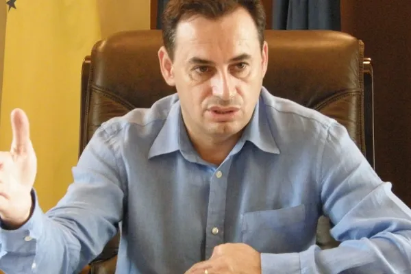 Primarul Gheorghe Falcă, implicat într-un accident. Trei mașini, grav avariate