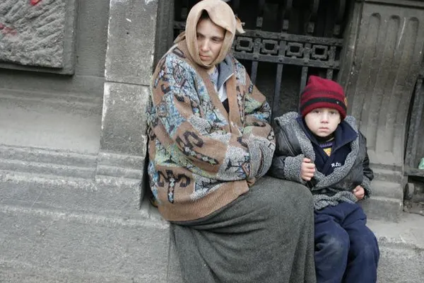 Rusia vrea să scape complet de cerşetori. Ce pedeapsă severă le pregăteşte celor prinşi cerşind