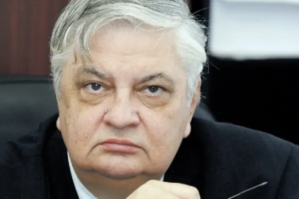 Profesorul Mircea Coșea, analiză exclusivă la Realitatea PLUS: Premierul României nu știe să apere demnitatea poporului