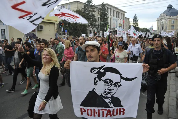 CULISELE STATULUI PARALEL. „Aurul de la Roșia Montană, miza stăpânilor lumii”