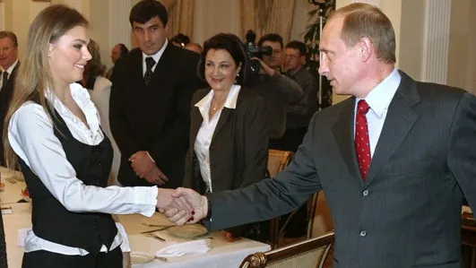 Fost deputat rus: „Amanta lui Putin joacă un rol de fațadă” (video)