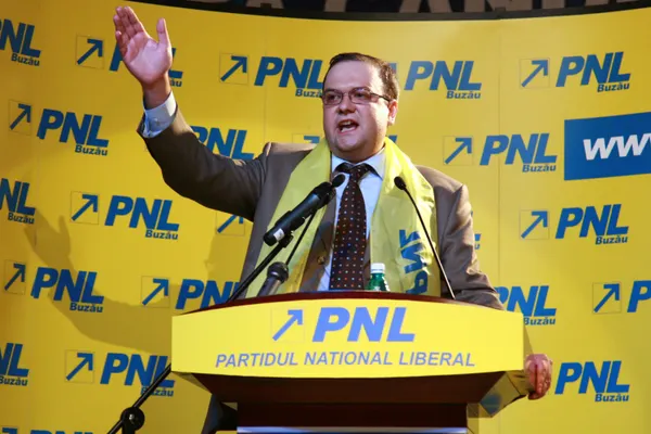 PNL anunţă că nu va vota acciza pe benzină şi motorină impusă de Guvernul Ponta