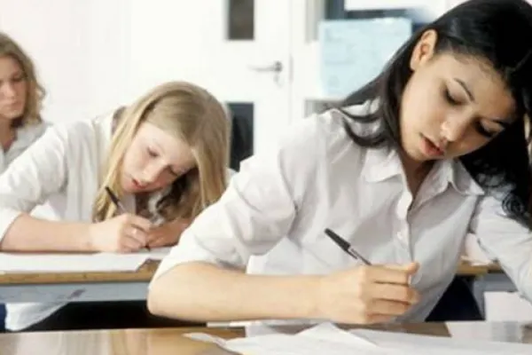 Eseul incredibil scris de o elevă la simularea examenului de bacalaureat