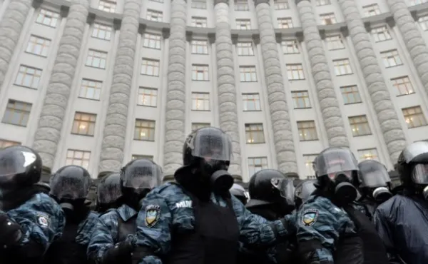 Opoziţia din Ucraina: o intervenţie a armatei împotriva manifestanţilor, "foarte probabilă"