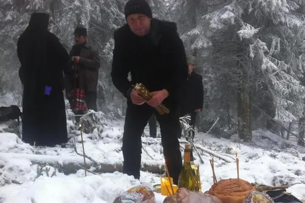 SLUJBĂ DE POMENIRE pentru ADRIAN IOVAN şi AURA ION în MUNŢII APUSENI