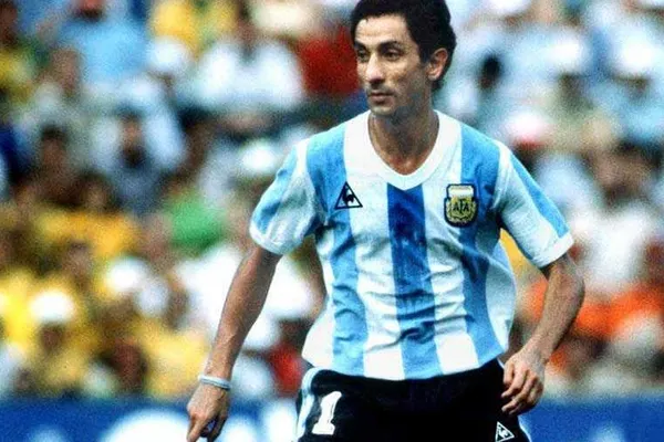 OSVALDO ARDILES, spitalizat de URGENŢĂ după un ACCIDENT RUTIER GRAV