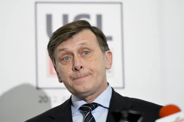 Crin Antonescu. Proiectul Constituţiei va ajunge la Guvern şi apoi la Comisia de la Veneţia