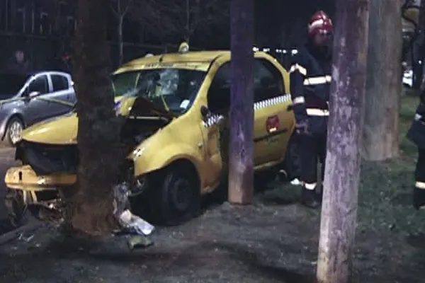Accident GRAV cu un TAXI în Bucureşti