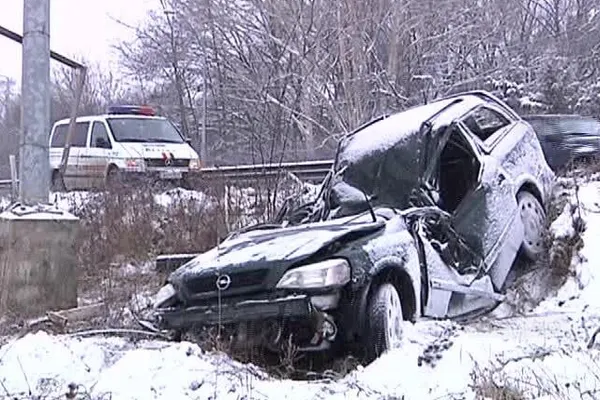 ACCIDENT TIMIŞOARA. Doi tineri au murit în acestă dimineaţă într-un accident produs la Timişoara