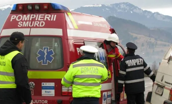 Imagini cumplite de la locul accidentului din Cîmpulung Moldovenesc cu doi morți și patru răniți
